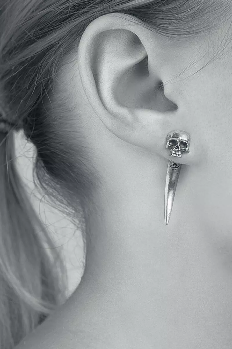 "Tomb Skull Horn" Ear Stud Zilverkleurig Van Alchemy Gothic - Afbeelding 3